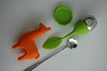 Load image into Gallery viewer, Stainless Steel Tea Ball Leaf Tea Strainer for Brewing